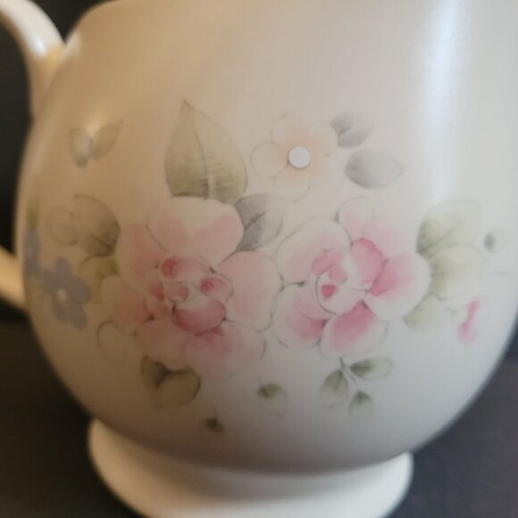 Pfaltzgraff Tea Rose Creamer With Floral Design - Picture 4 of 7